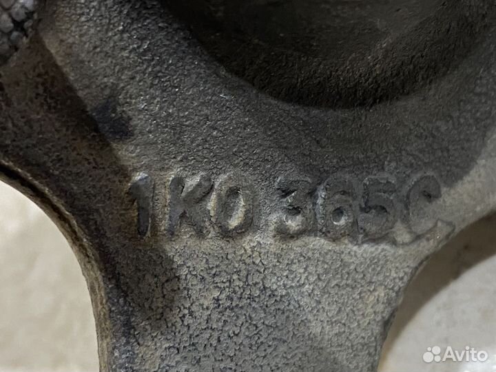 Опора шаровая левая VAG