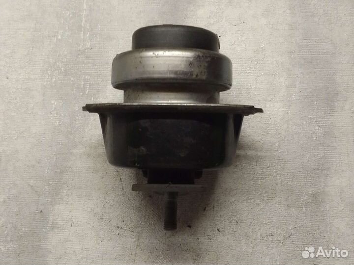 Опора двигателя правая BMW X5 E70 X6 E71 3.0D