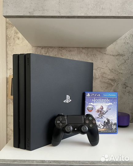 Sony PS4 PRO 1 TB + игра