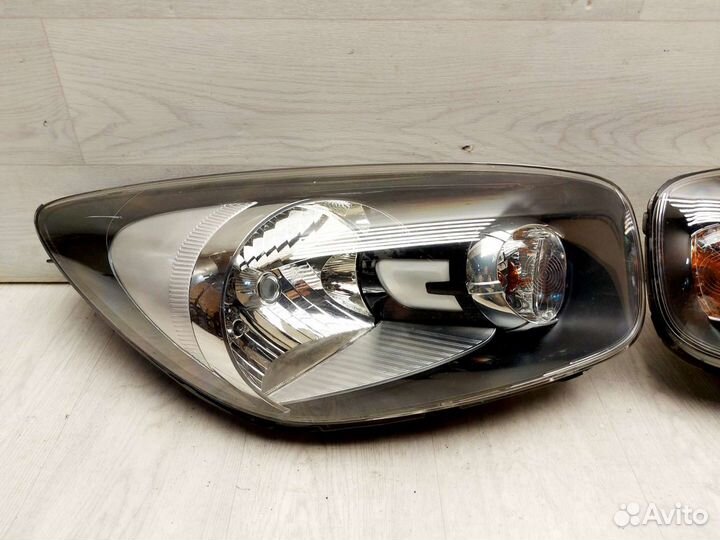 Фары Kia Picanto 2. 2011-2015 Комплект