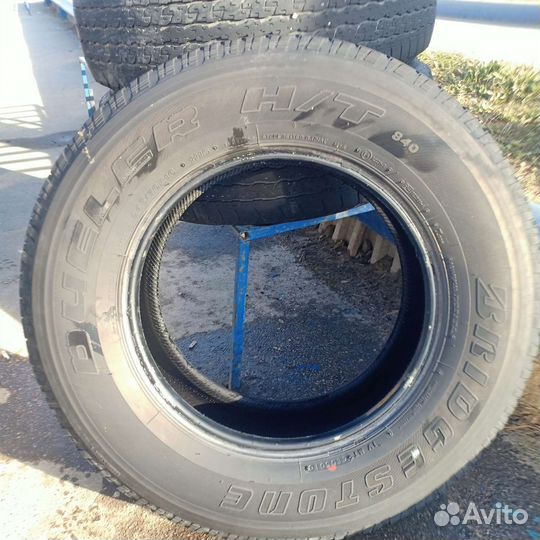 Bridgestone Dueler H/T 245/70 R16