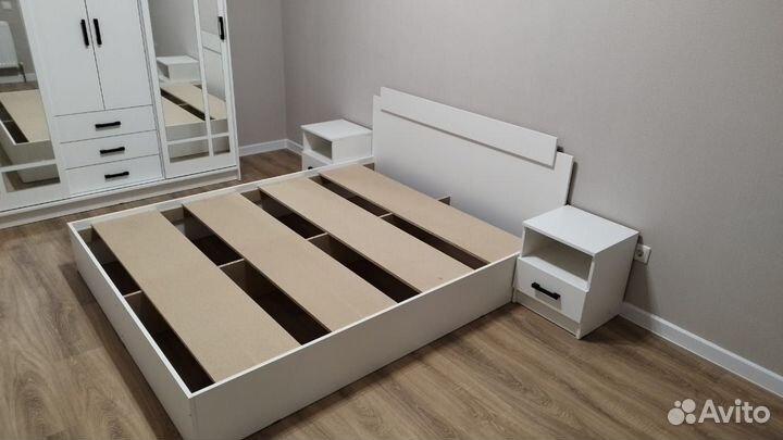 Спальный гарнитур