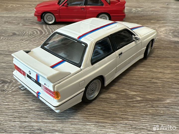 BMW M3 (E30) 1988 white 1/24 Burago