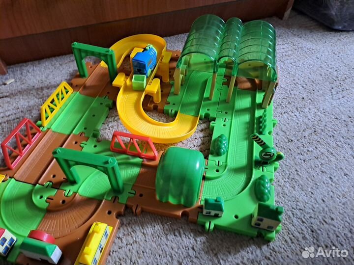 Ящик с детскими игрушками