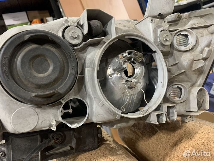 Фара toyota outlet