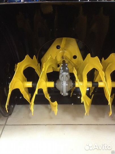 Снегоуборщик Champion ST 656