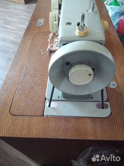 Швейная машина Подольск 142