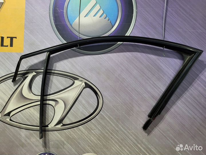 Уплотнитель перед проема стекла двери Volkswagen p