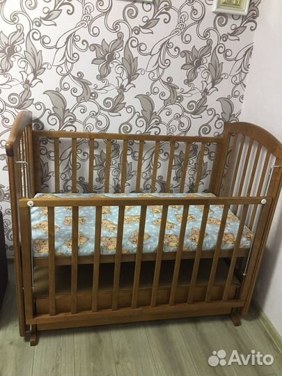 Детская кроватка