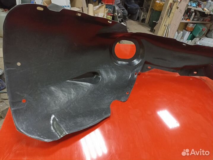 Подкрылок передний левый VW Passat B5 00-05