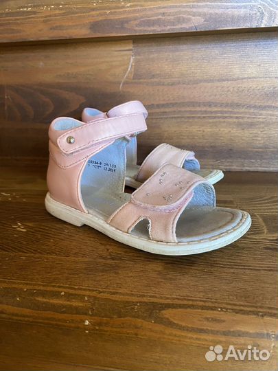 Сандалии 25