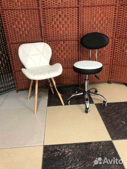 Стул мастера педикюра маникюра