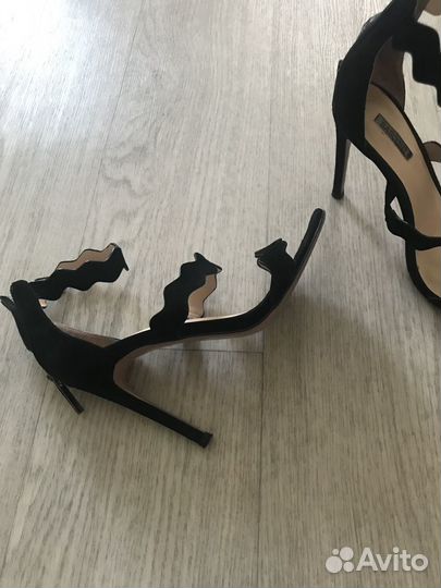 Босоножки Basconi