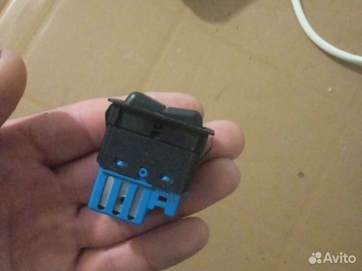 Кнопка подогрева сидений BMW