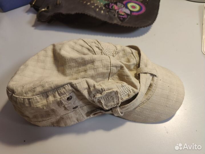 Кепка бежевая