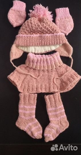 Комплект шапка, манишка, варежки и носочки