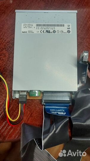 Внутренний флоппи-дисковод 3.5