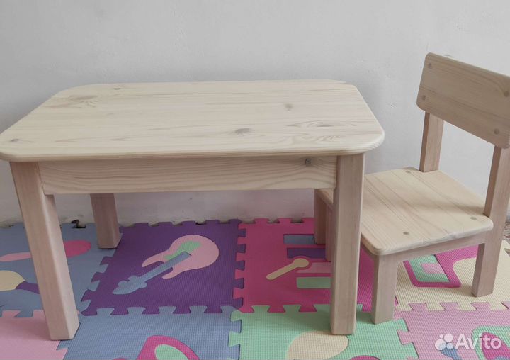 Деревянный стол и стул для малышей
