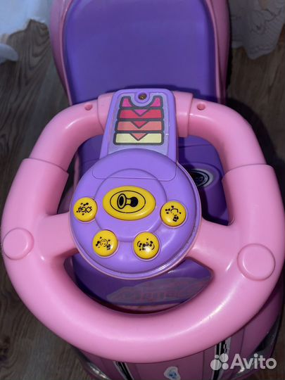 Машинка-каталка с звуковыми эффектами