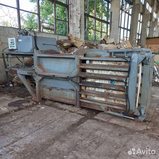 Пресс для макулатуры, пластика, полиэтилена
