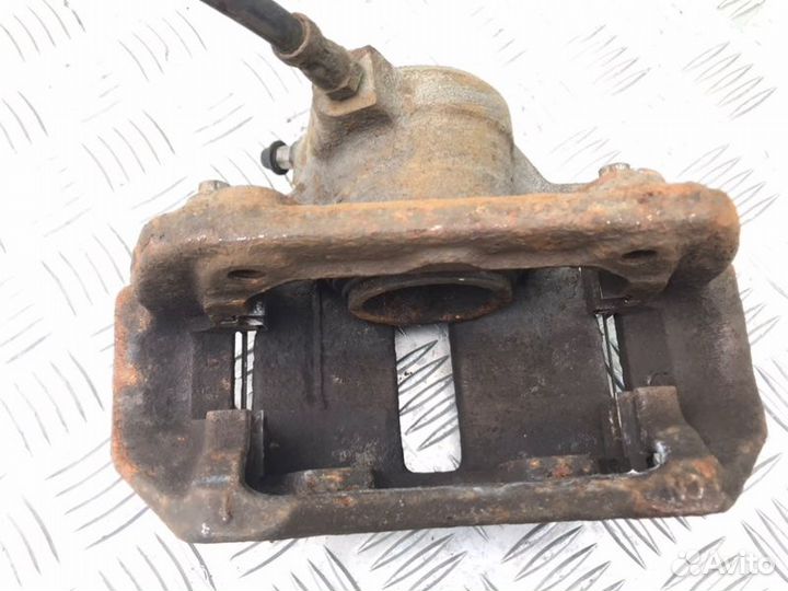 Суппорт передний правый Mercedes-Benz C-Class W203