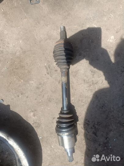 Левый привод Geely Emgrand EC7