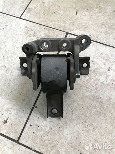 Опора двигателя mitsubishi lancer 10