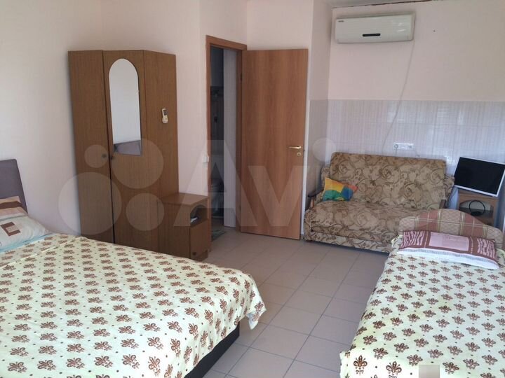 Комната 14 м² в 5-к., 2/2 эт.