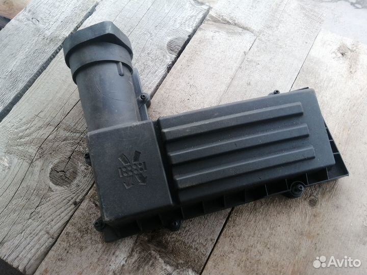 Крышка воздушного фильтра Vw Passat B6 Audi Skoda