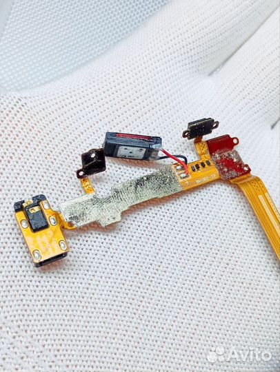 LG P705. Верхний шлейф кнопки включения. Ориг