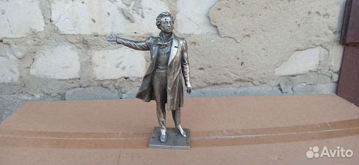 Статуэтка Пушкин