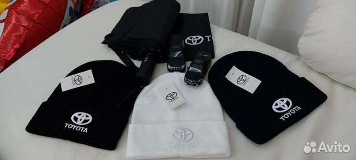 Шапка мужская с логотипом Тoyota