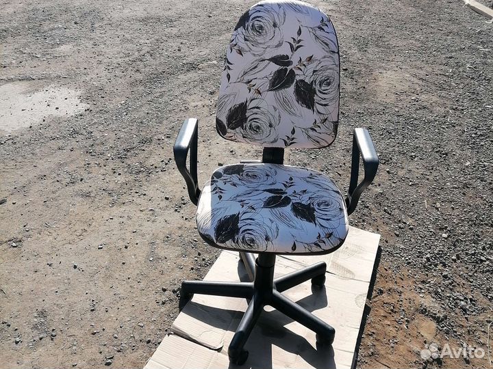 Компьютерное кресло