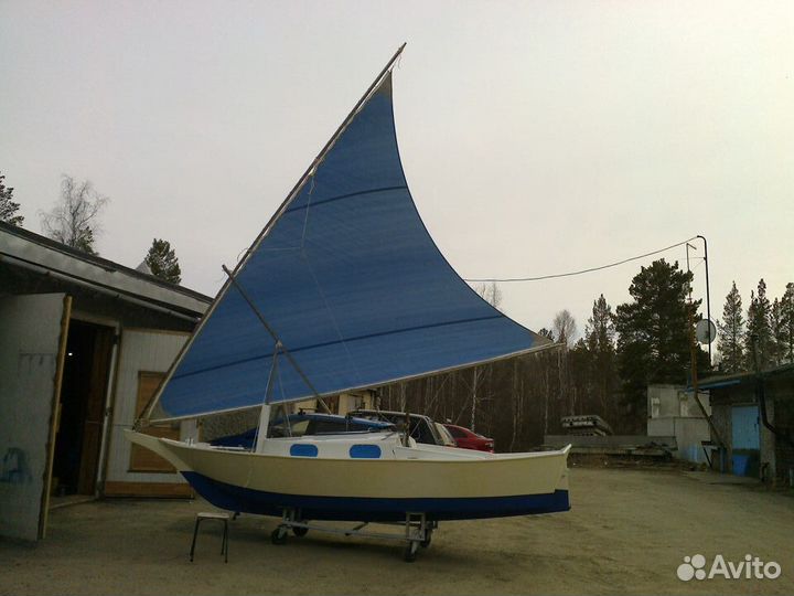 Парусная яхта