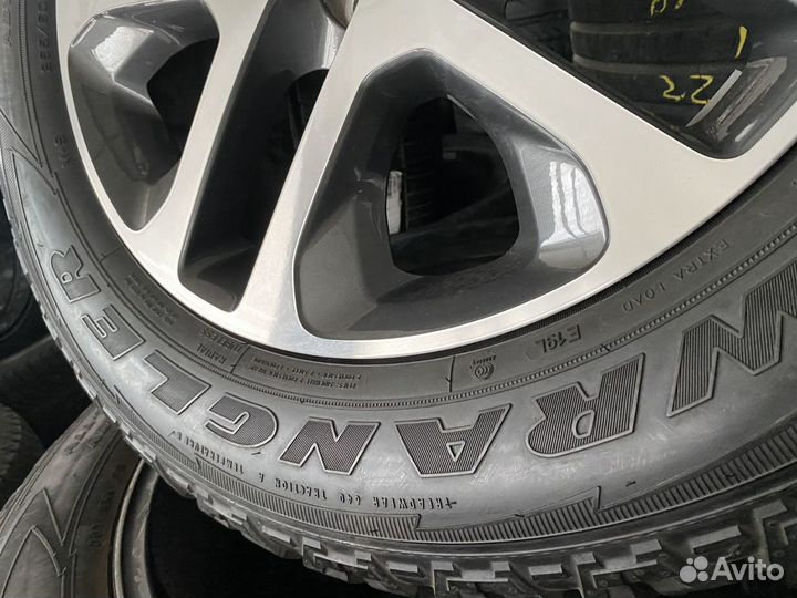 Оригинальные колеса на Land Rover Defender R20