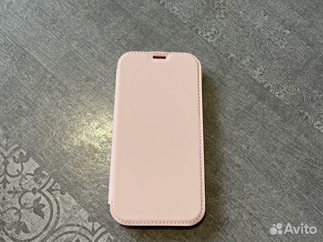 Чехол на iPhone 13