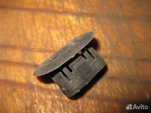 Накладка декоративная Mitsubishi Carisma (1995–200