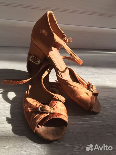 Туфли для бальных танцев