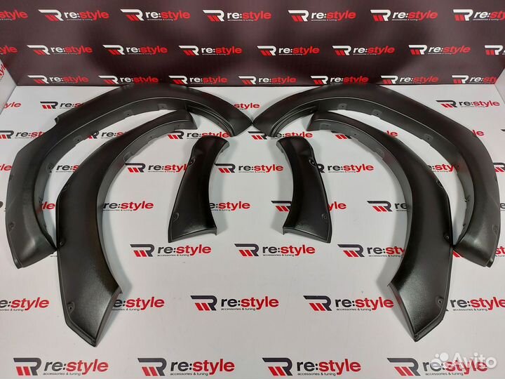 Фендера Toyota Hilux Pick Up B495