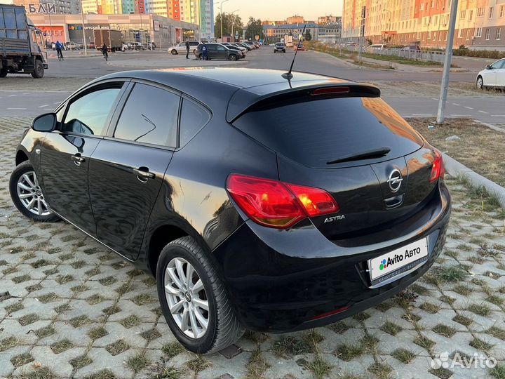 Opel Astra 1.4 МТ, 2011, 176 400 км