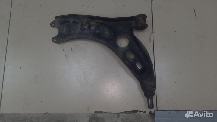 Рычаг подвески передний правый Skoda Octavia