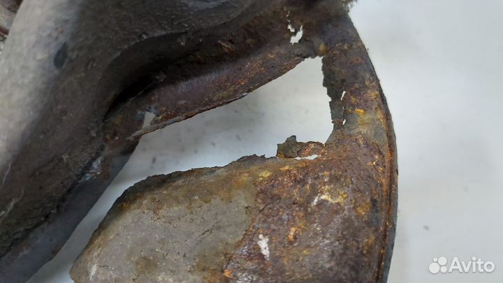 Ступица (кулак, цапфа) правая передняя Saab 9-3