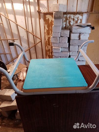 Сиденье для ванны