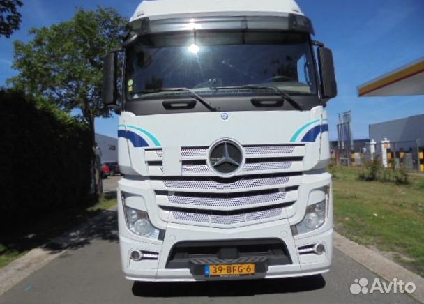 Pазбираем грузовик Mercedes-Benz Actros mpiv с 201