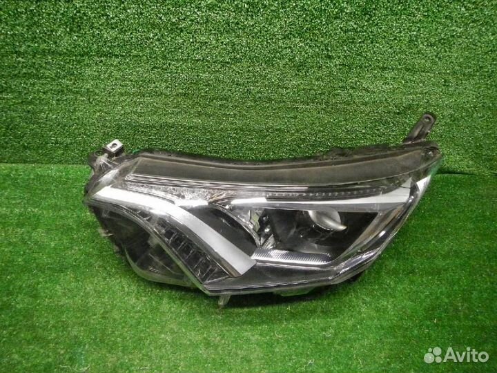 Фара левая Toyota RAV4