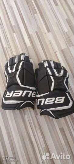 Хоккейные краги детские 10,11 и клюшки