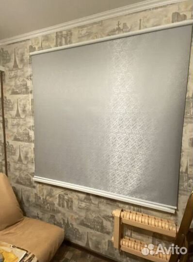 Рулонные шторы в коричневом коробе H9570