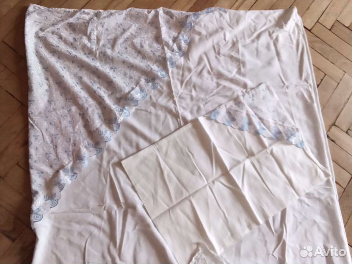 Одеяло, простыни, пододеяльник, наволочки детские
