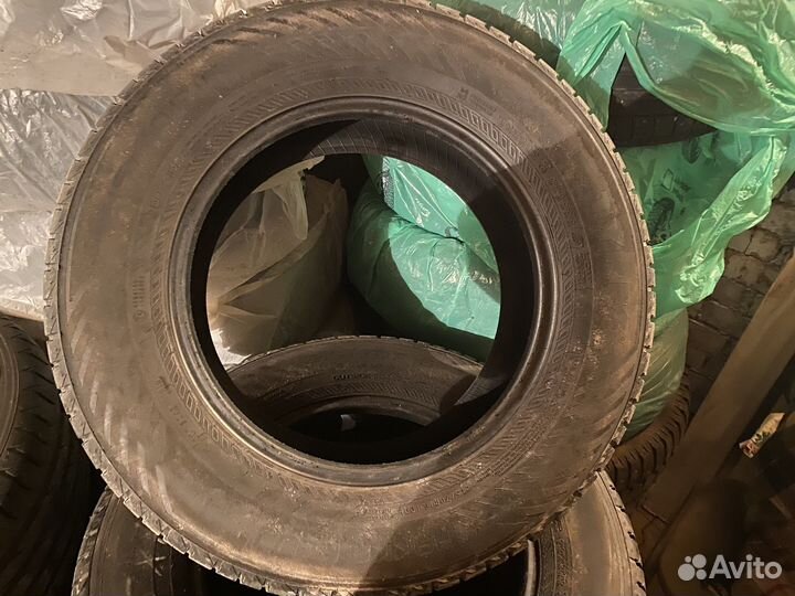 Nokian Tyres Hakka Black 215/70 R16