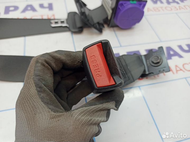 Ремень безопасности задний центральный Kia Rio 4 р